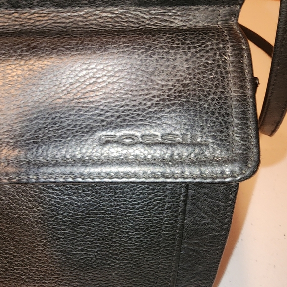 VTG Fossil Black Pebbled Leather Crossbody Shoulder Bag Organizer Flap Purse - Picture 5 of 16